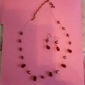 Beaded necklace with earrings.